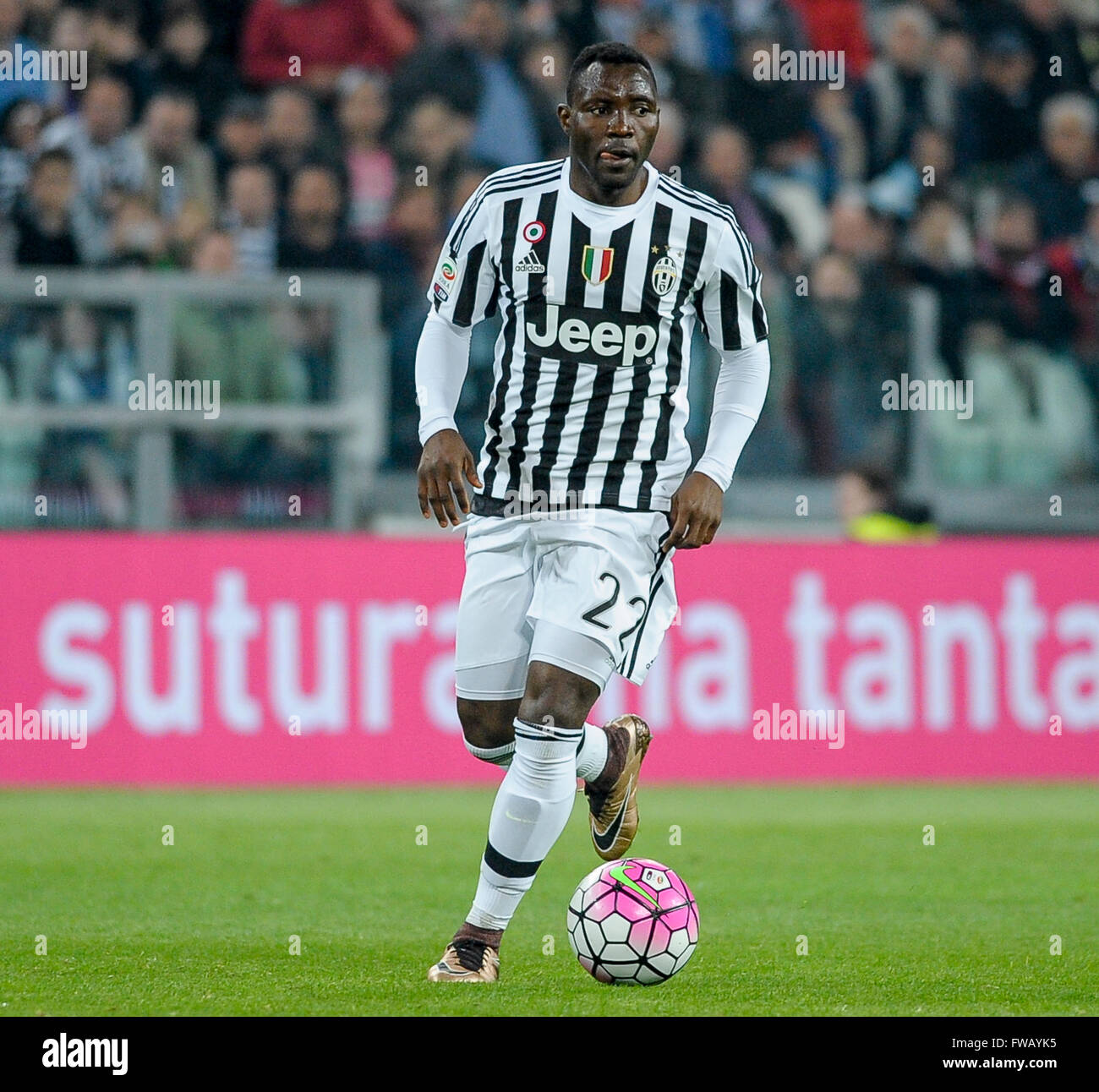 Turin, Italy. 2 April, 2016: Kwadwo Asamoah in action during the Serie A football match between Juventus FC and Empoli FC. Credit:  Nicolò Campo/Alamy Live News Stock Photo