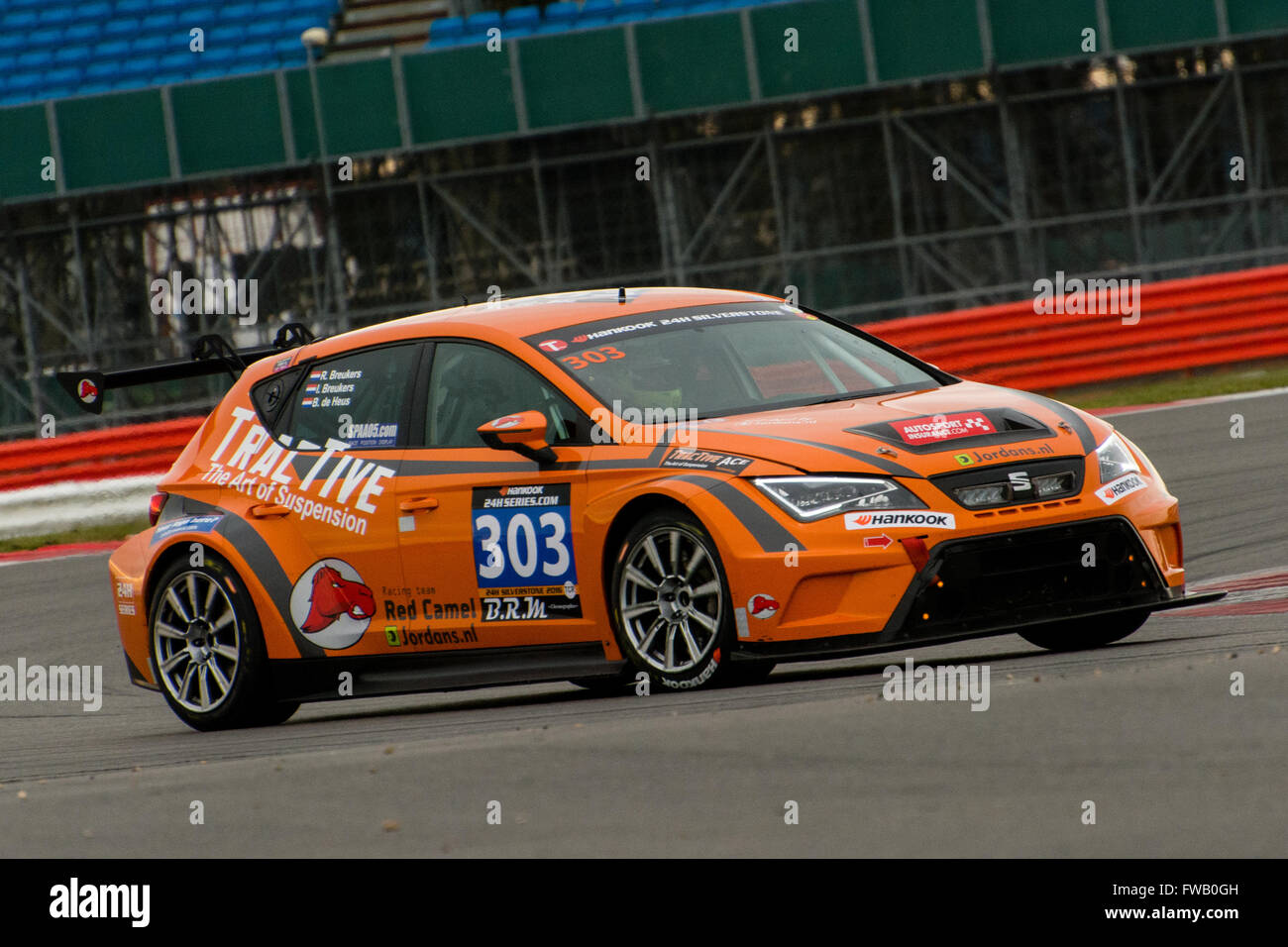 Towcester, Northamptonshire, UK. 2nd April, 2016. Red Camel-Jordans.nl Seat Leon Cup Racer during the Hankook 24 Hours Touring Car Series at Silverstone Circuit (Photo by Gergo Toth / Alamy Live News) Stock Photo