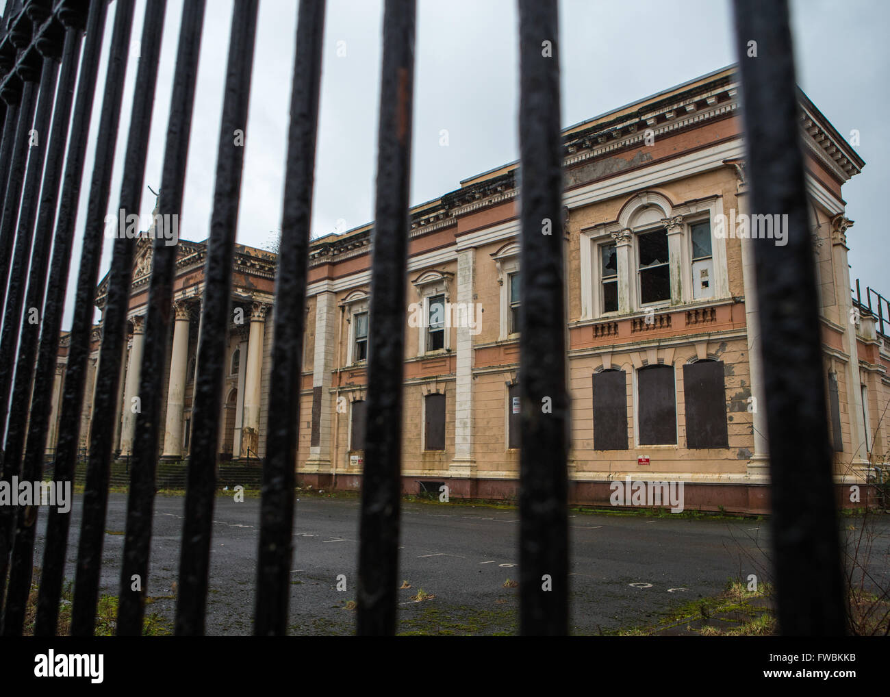 The Crumlin Road Courthouse in Belfast Stock Photo Alamy
