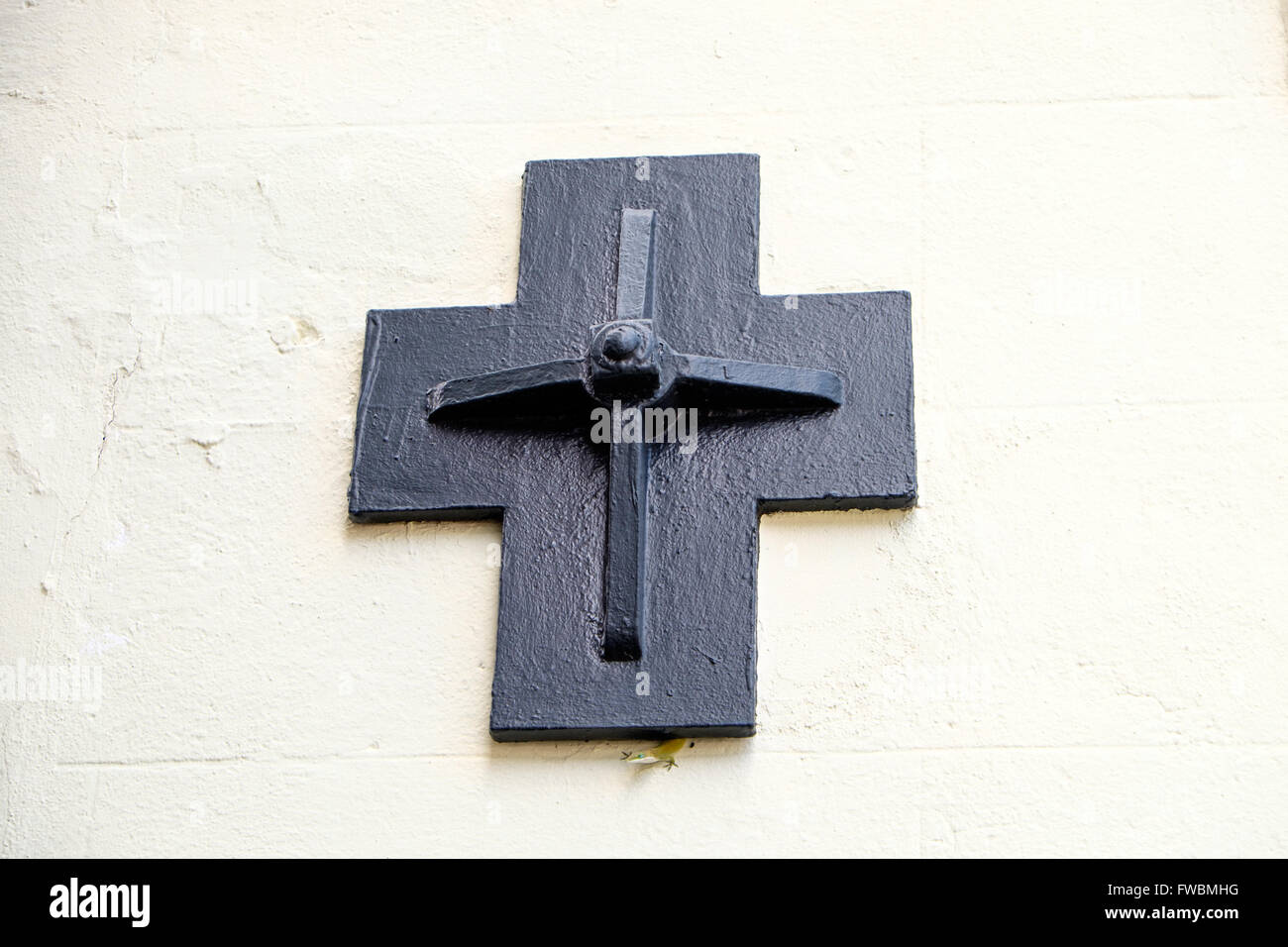 Earthquake bolt in cross shape on side of house, Charleston, South