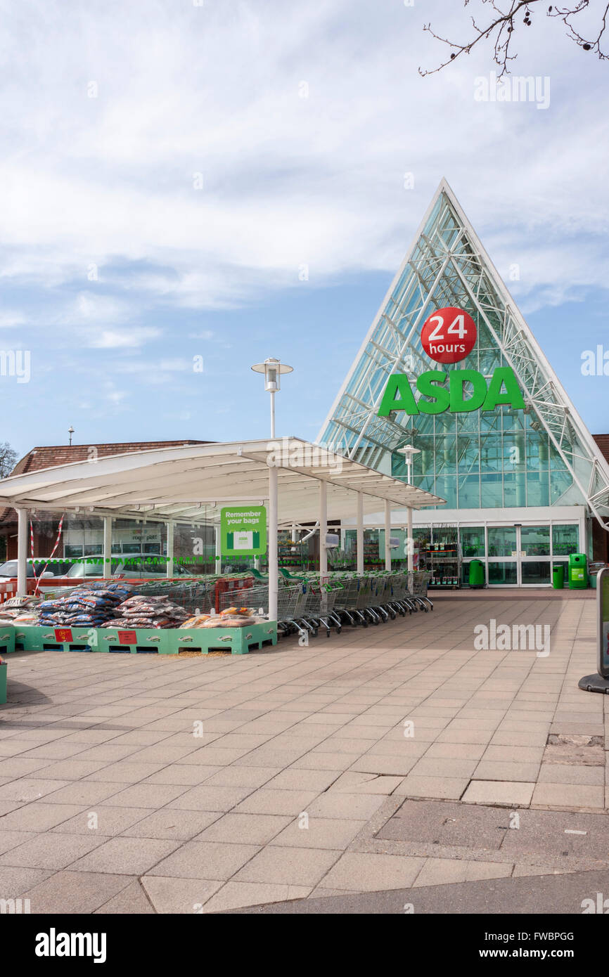 Asda supermarket entrance. Reading, Berkshire, England, GB, UK Stock