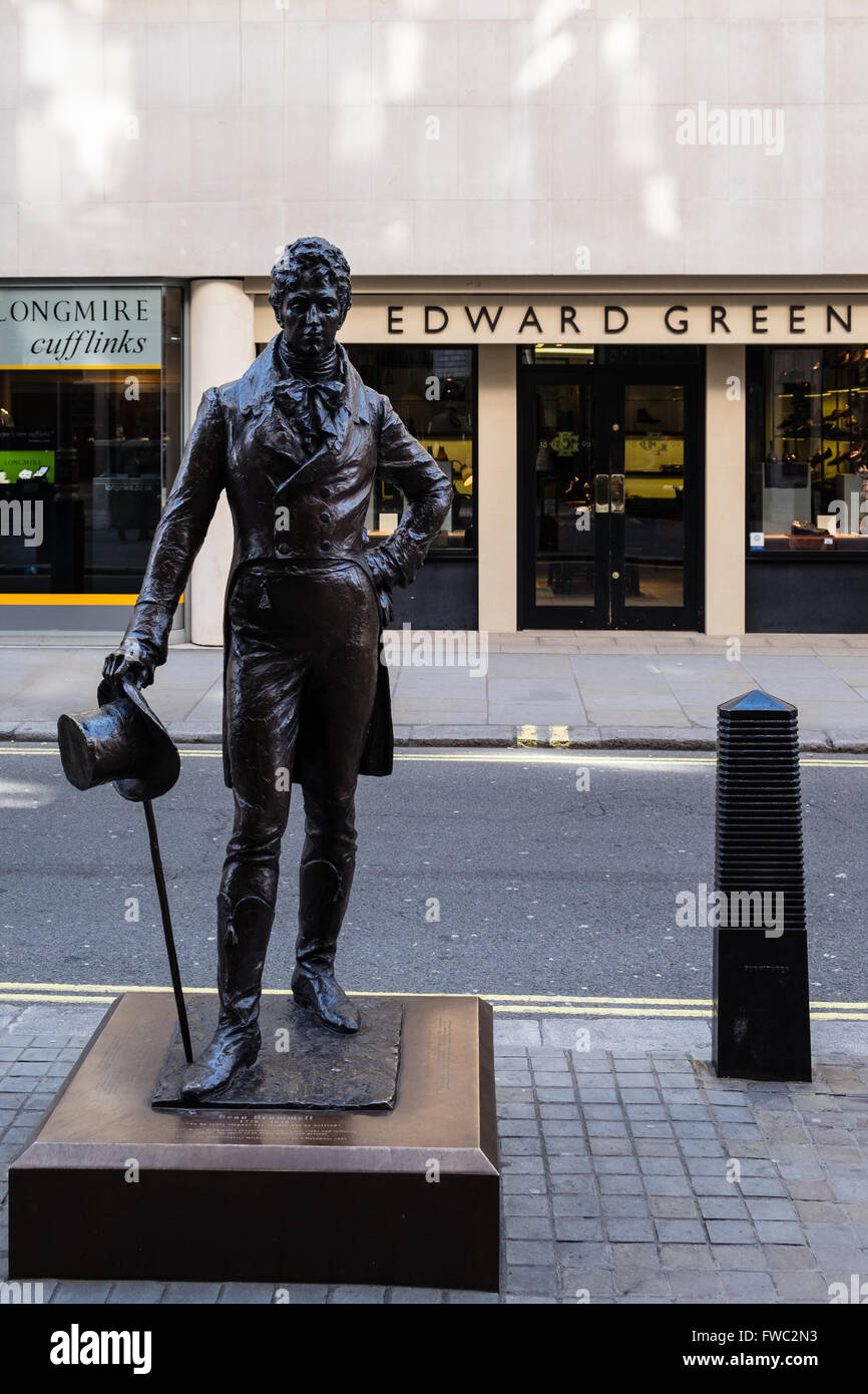 Edward Green Luxury shop window on Jermyn Street in London with statue of Beau Brummell. Stock Photo