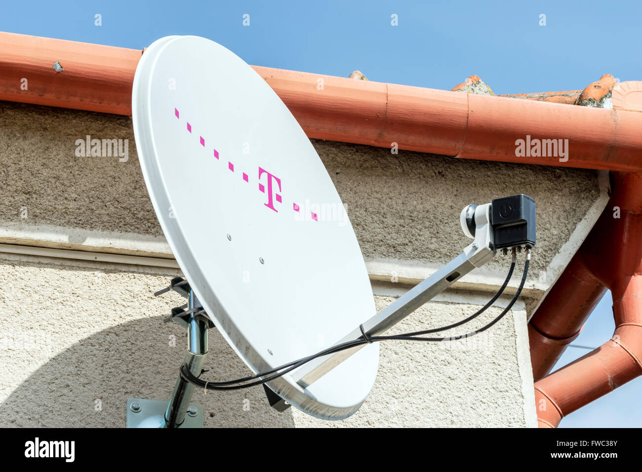 Mobile satellite dish hi-res stock photography and images - Alamy