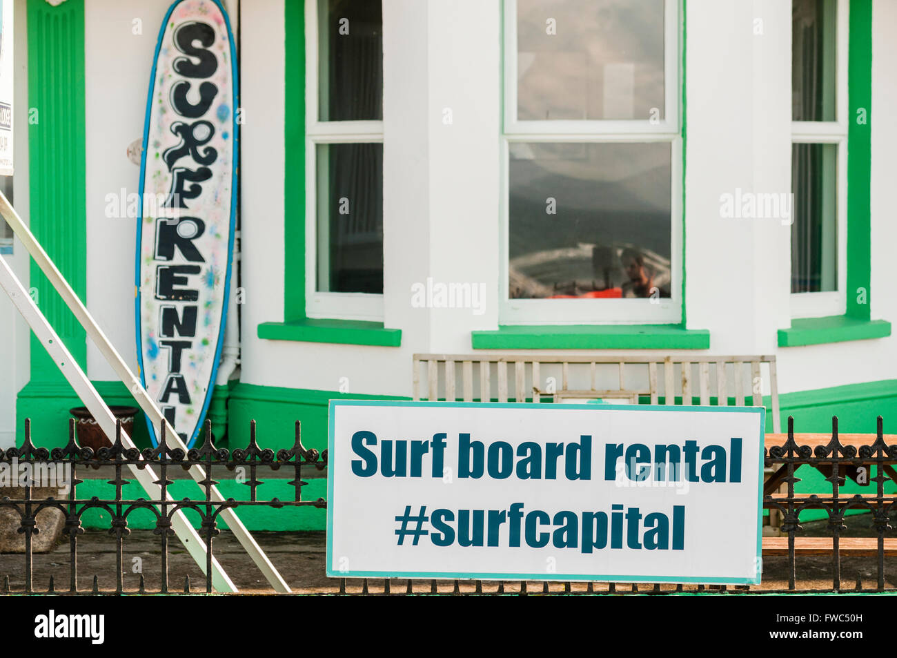 Learn to ride a surfboard hi-res stock photography and images - Alamy