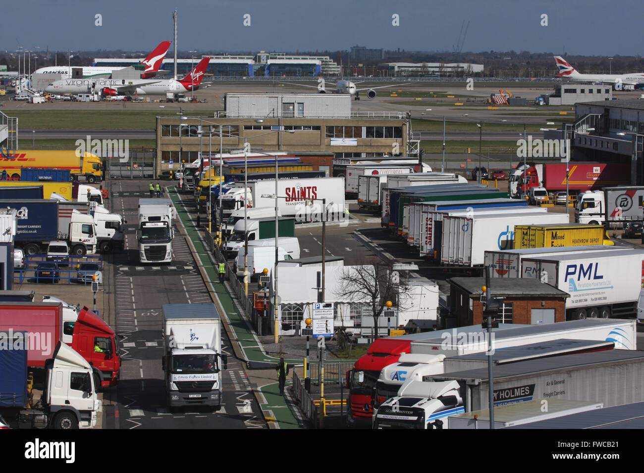 HEATHROW CARGO TERMINAL FREIGHT LORRY TRUCK Stock Photo Alamy