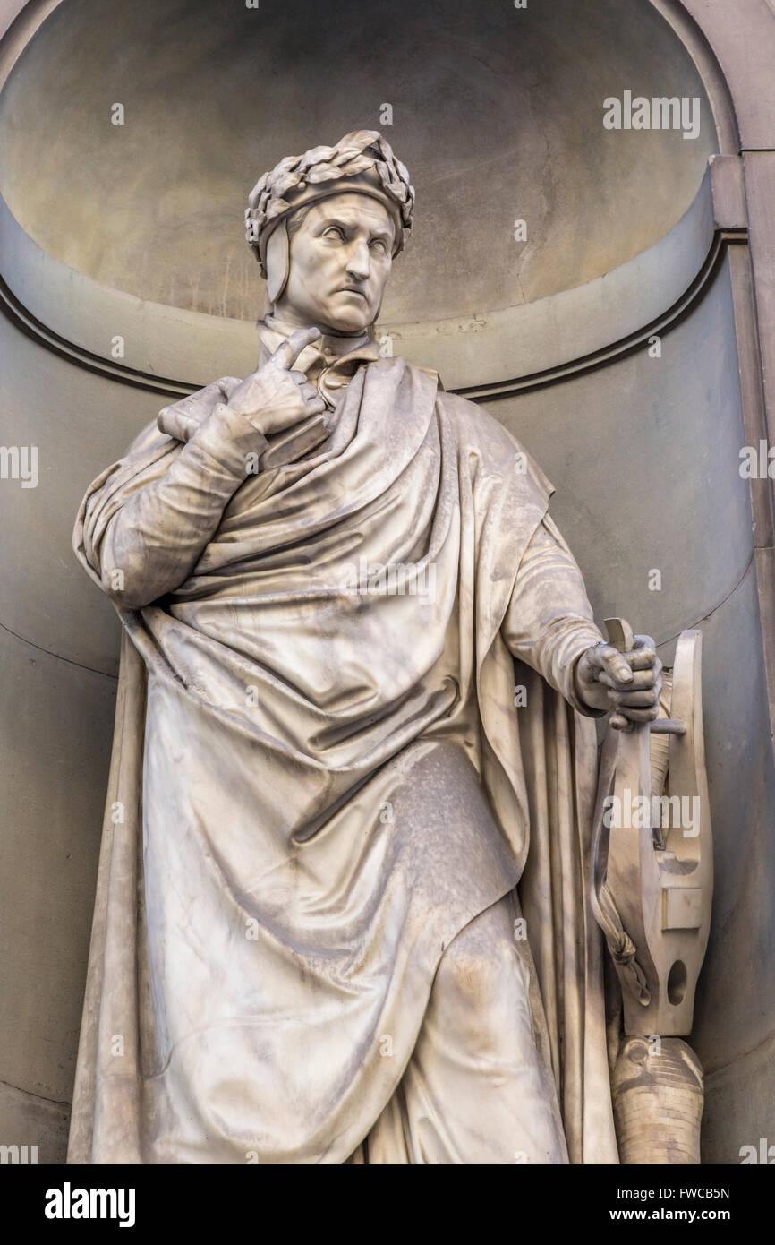 Florence, Florence Province, Tuscany, Italy.  Statue in Piazzale degli Uffizi of Florentine poet Dante Stock Photo