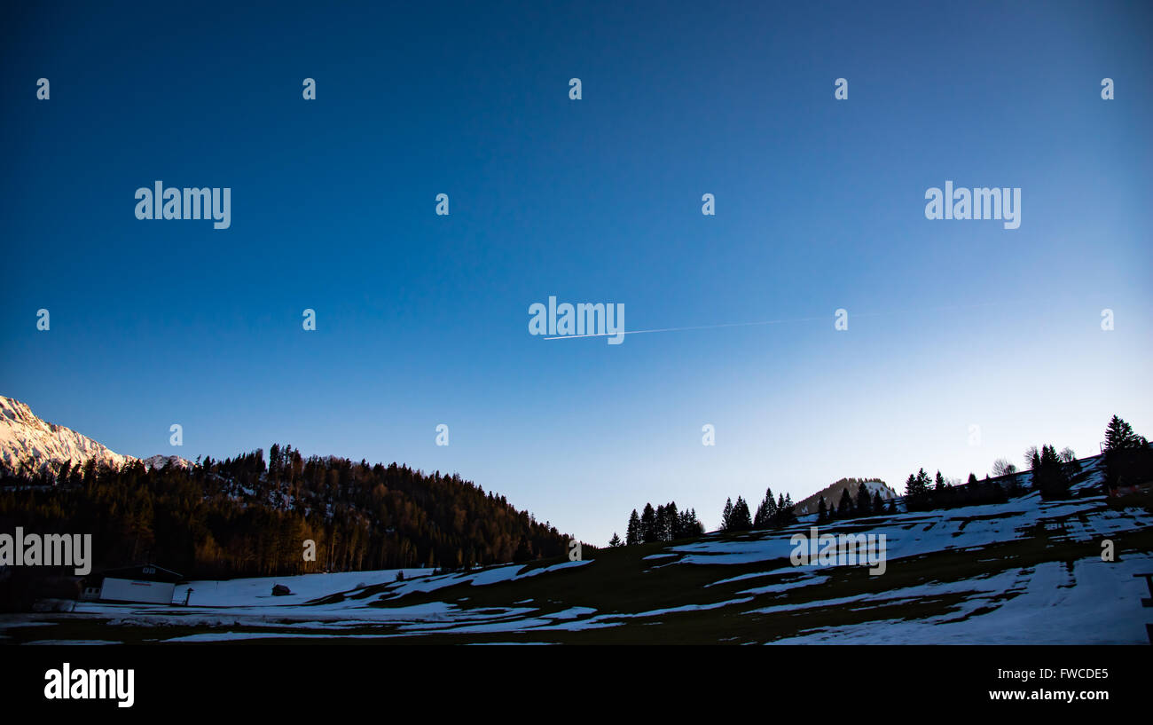 Dark sunset sky hi-res stock photography and images - Alamy