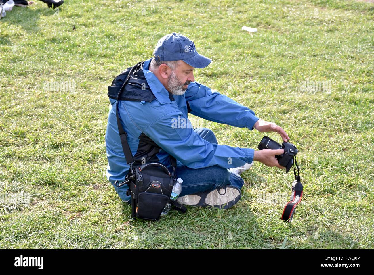Man taking a selfie with DSLR camera Stock Photo Alamy