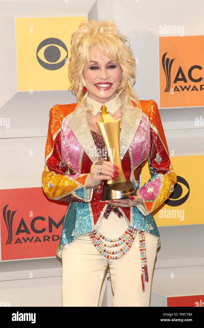 Las Vegas, Nevada, USA. 3rd April, 2016. Dolly Parton in the press room for 51st Academy Of Country Music (ACM) Awards - Press Room, MGM Grand Garden Arena, las, NV April 3, 2016. Photo By: James Atoa/Everett Collection Credit:  Everett Collection Inc/Alamy Live News Stock Photo