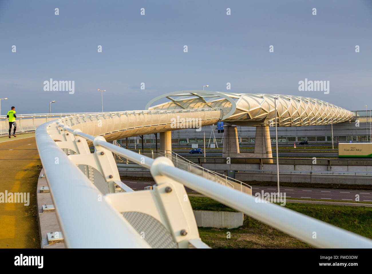Modern architecture Bike path and footbridge De Groene Verbindingin