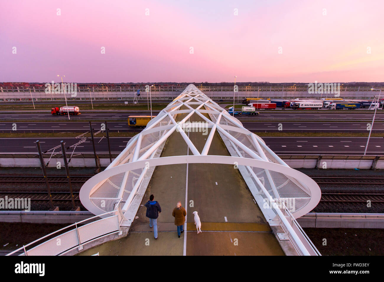 Modern architecture Bike path and footbridge De Groene Verbindingin