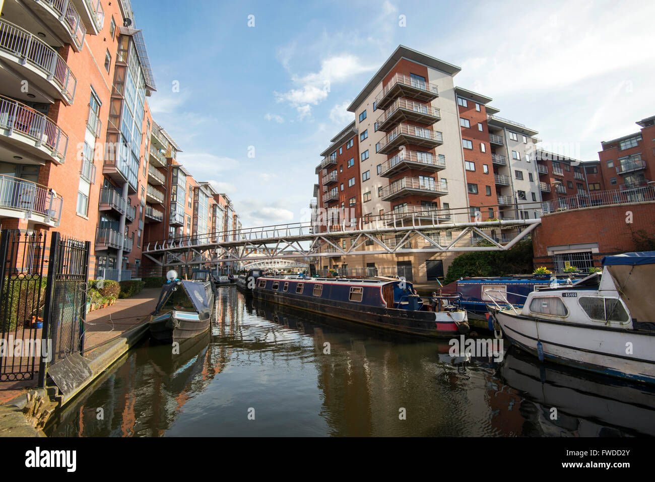 Apartments at King Edwards Wharf by the Canalside, Birmingham West