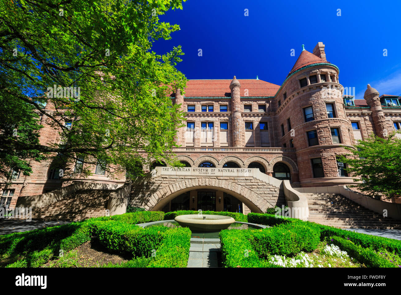 The american Museum of Natural History with blue sky Stock Photo