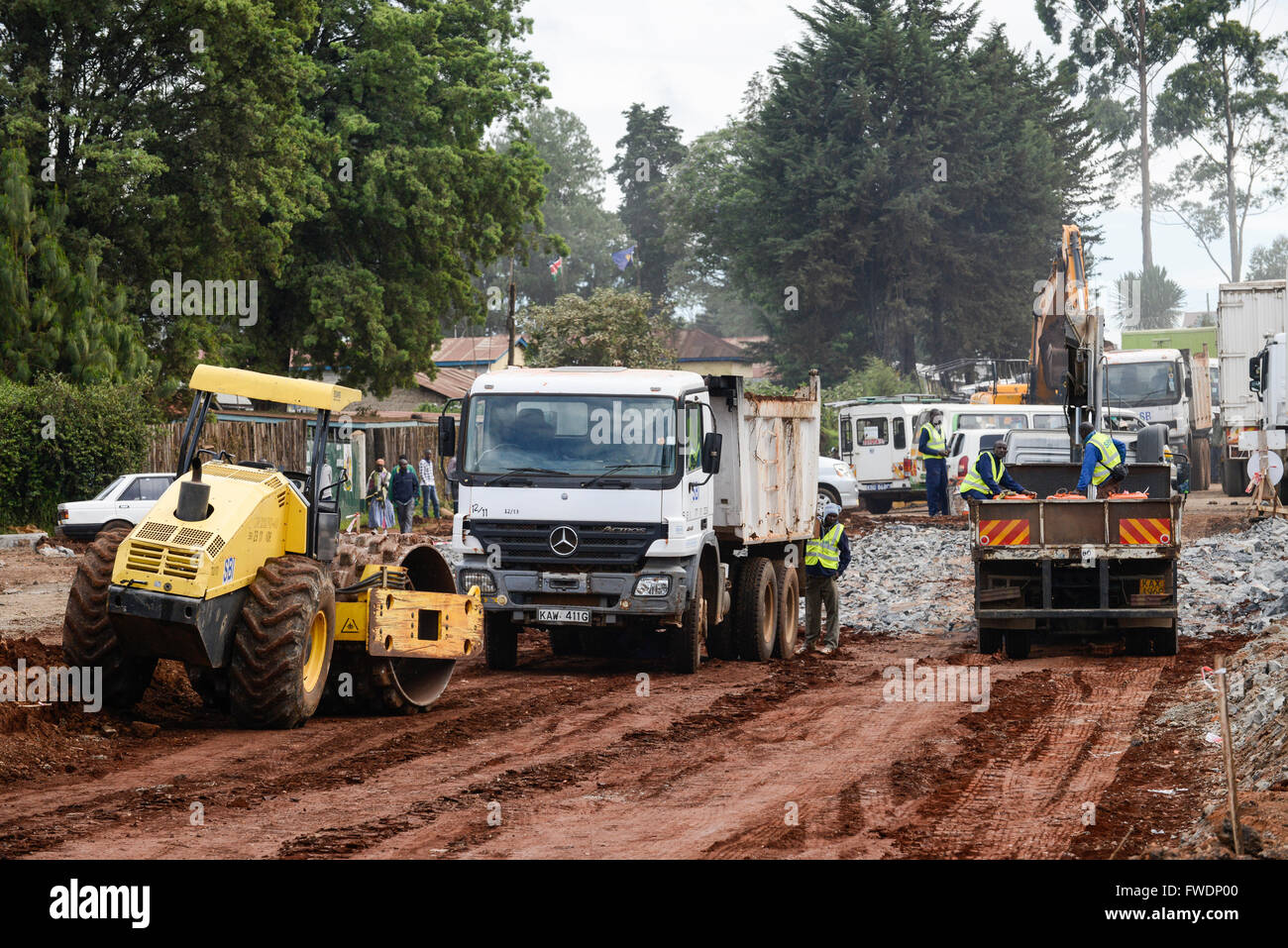 KENYA Kericho, road construction Highway Nairobi to Kisumu / KENIA Kericho, Strassenbau Strecke Nairobi - Kisumu Stock Photo