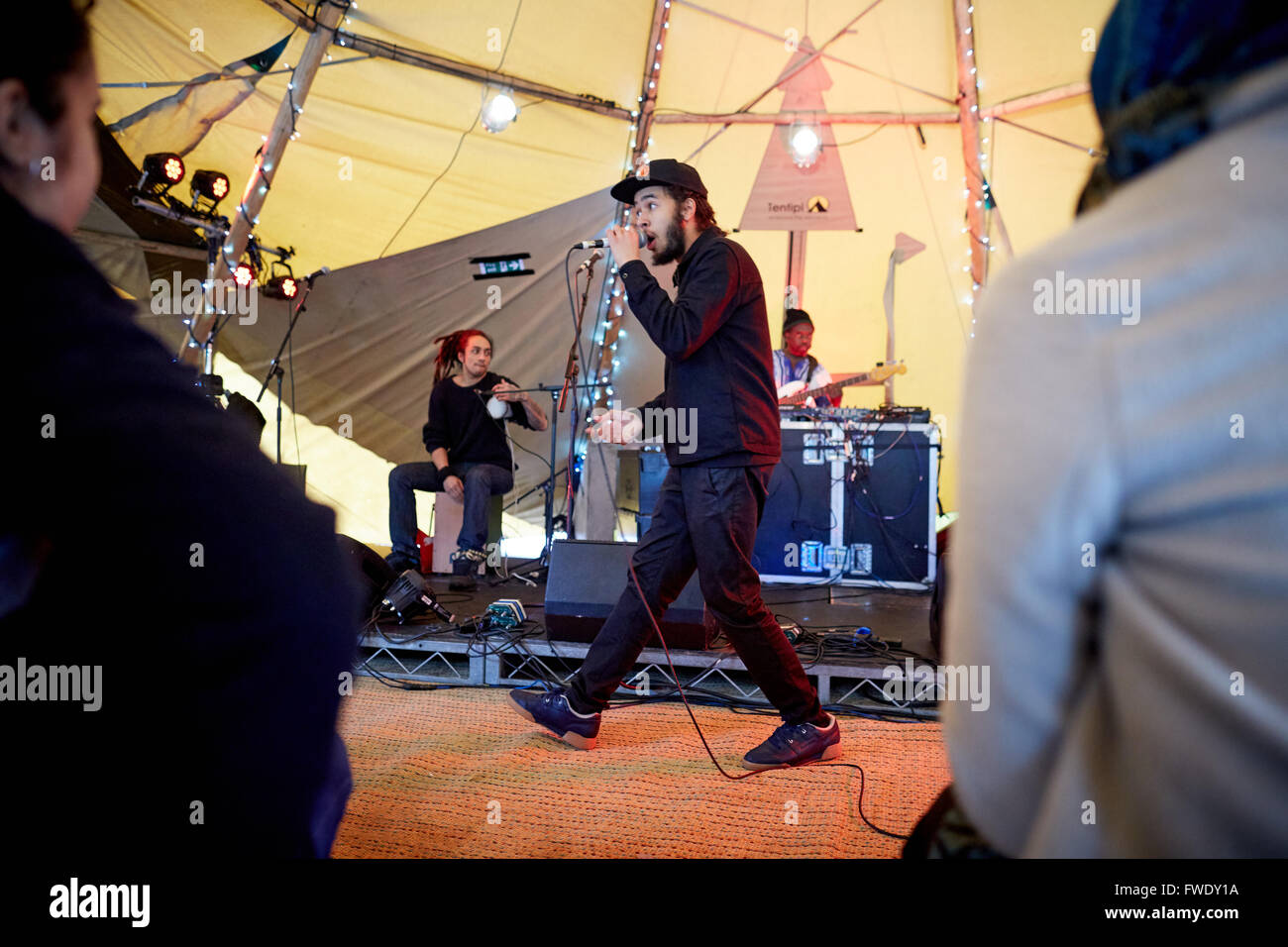 Shakespeare on stage hi-res stock photography and images - Alamy