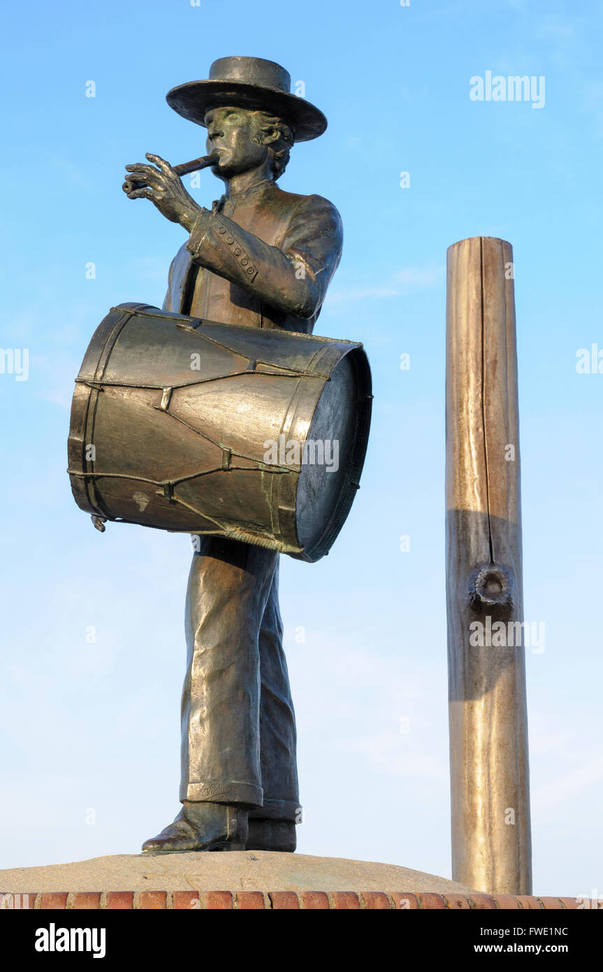 'El Tamborilero', bronze sculpture of a drummer by sculptor Jose Manuel Diaz Cerpa, El Rocio,  Andalusia, Spain Stock Photo