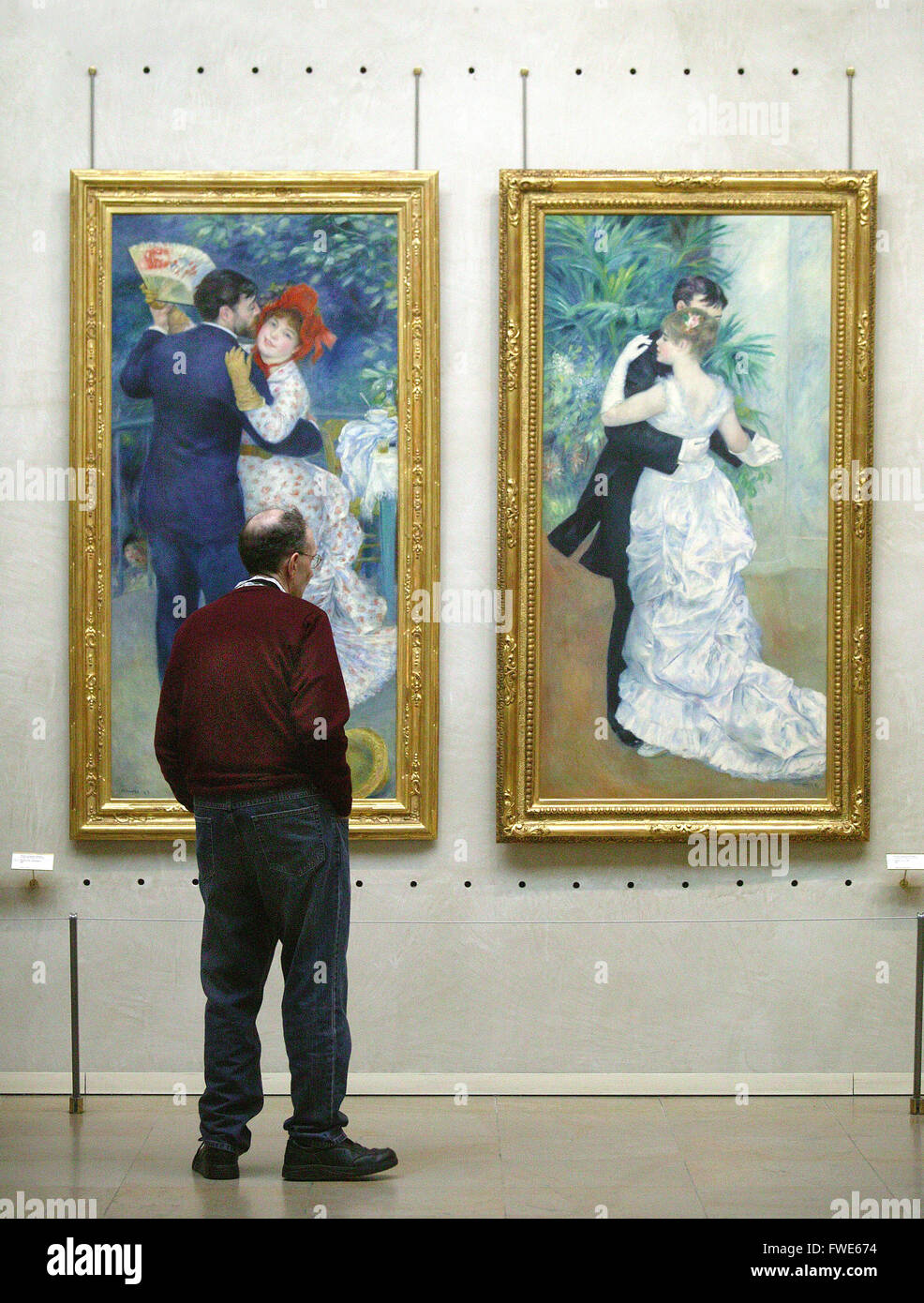 PARIS,France: Musée D'Orsay with paintings of Auguste Renoir Stock Photo - Alamy