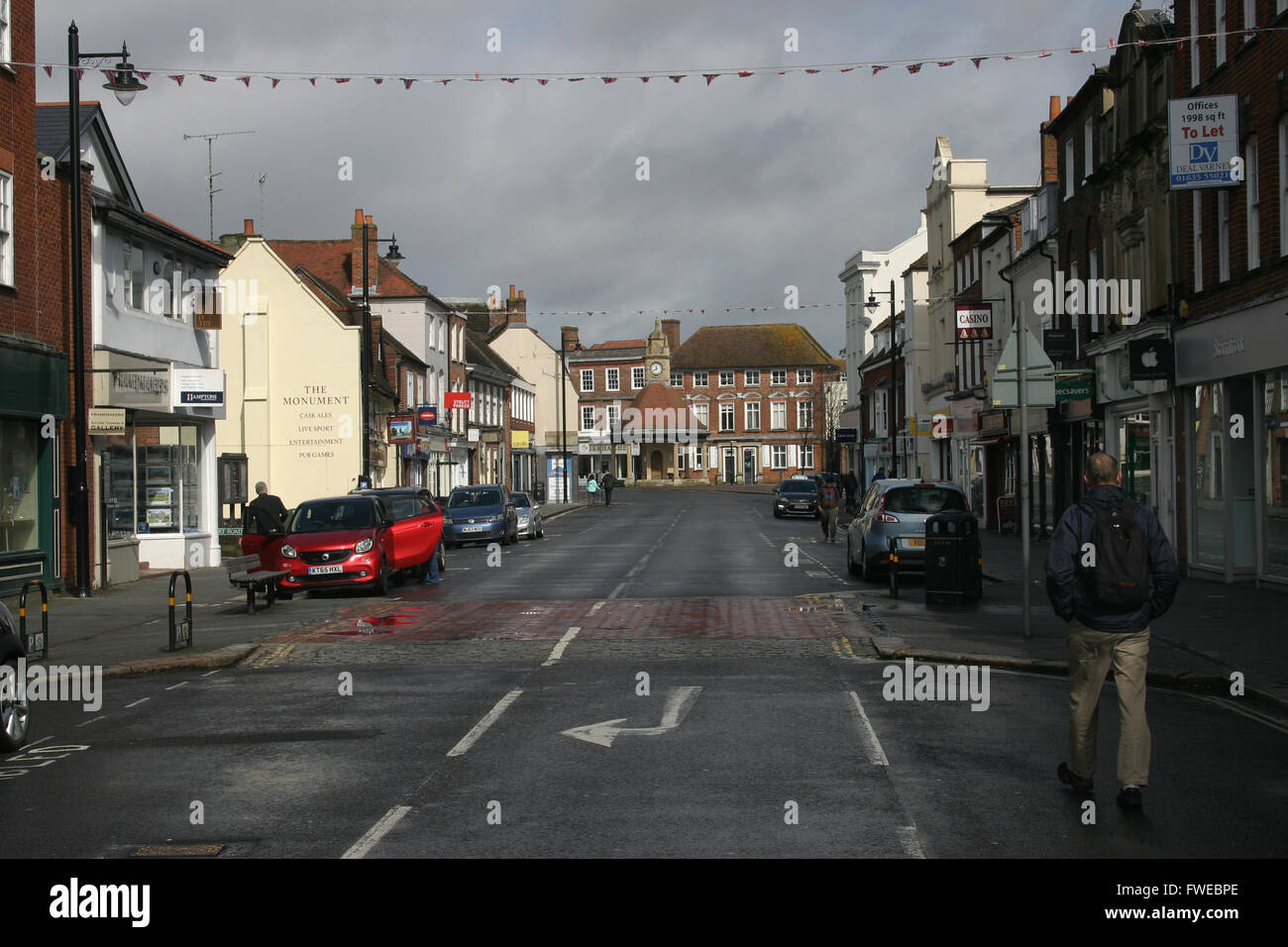 NEWBURY HIGH STREET BERKSHIRE MARKET Stock Photo - Alamy