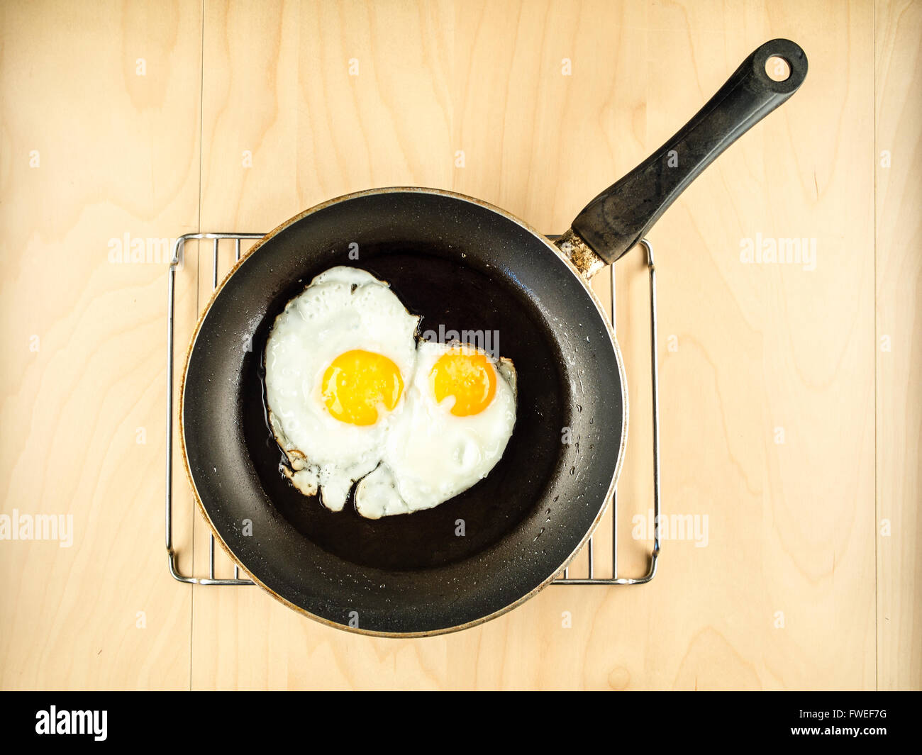 Two fried eggs hires stock photography and images Alamy