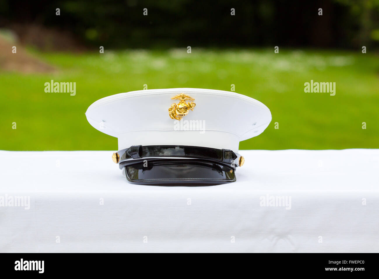 Marines in dress blues hi-res stock photography and images - Alamy