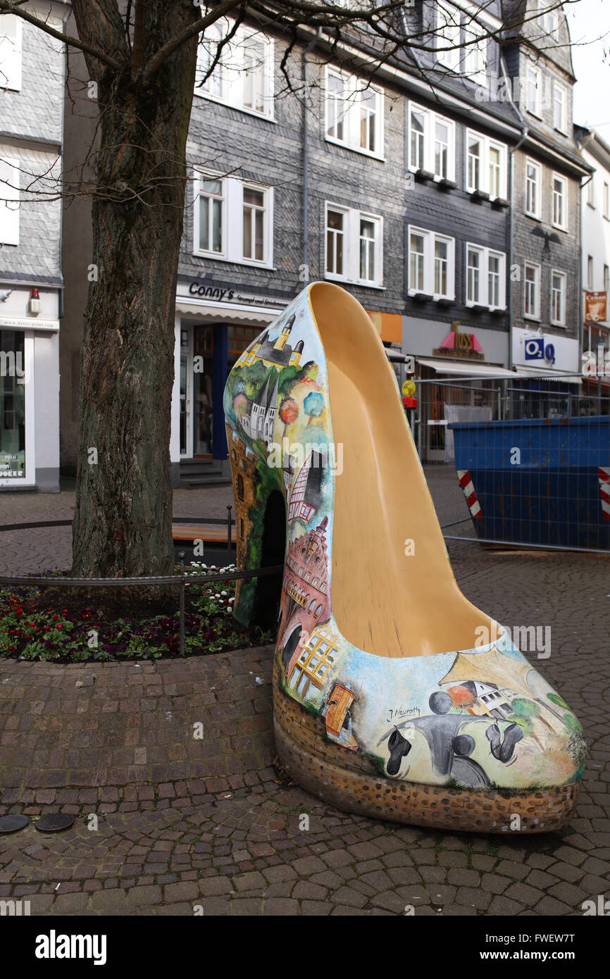 Stadtansichten Monstiletto, oversized high heel, EU size 302, right shoe, city art outside Stock Photo