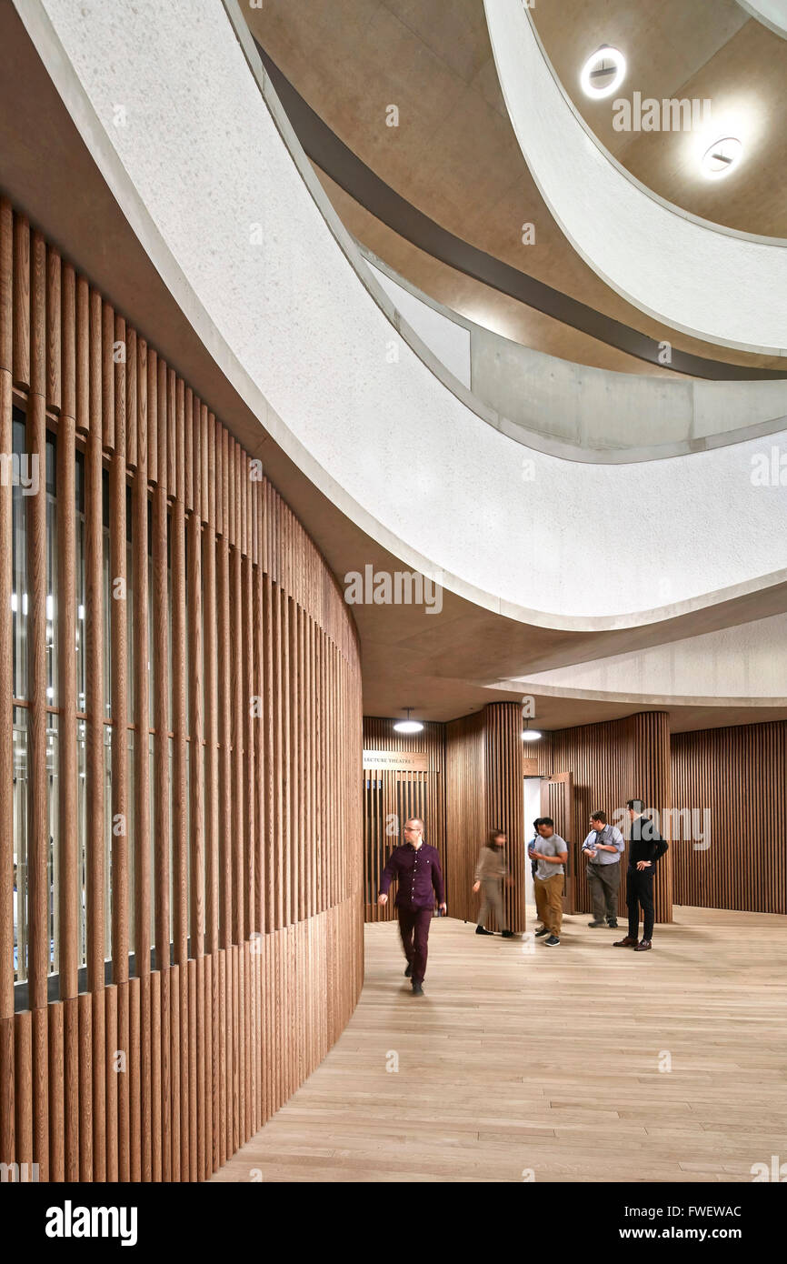 Timber lining of interior. The Blavatnik School of Government at the University of Oxford, Oxford, United Kingdom. Architect: He Stock Photo