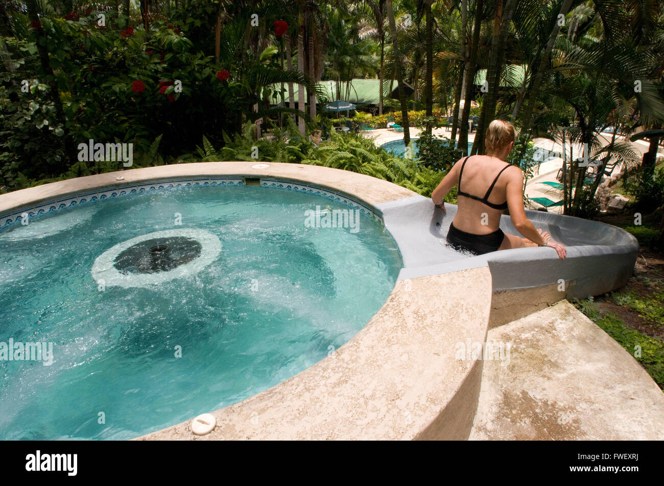 Swimming pool, Whirlpool Ceiba Tops Luxury Lodge Explorama, Iquitos, Loreto, Peru. Lodge bungalow apartments at Ceiba Tops a Exp Stock Photo