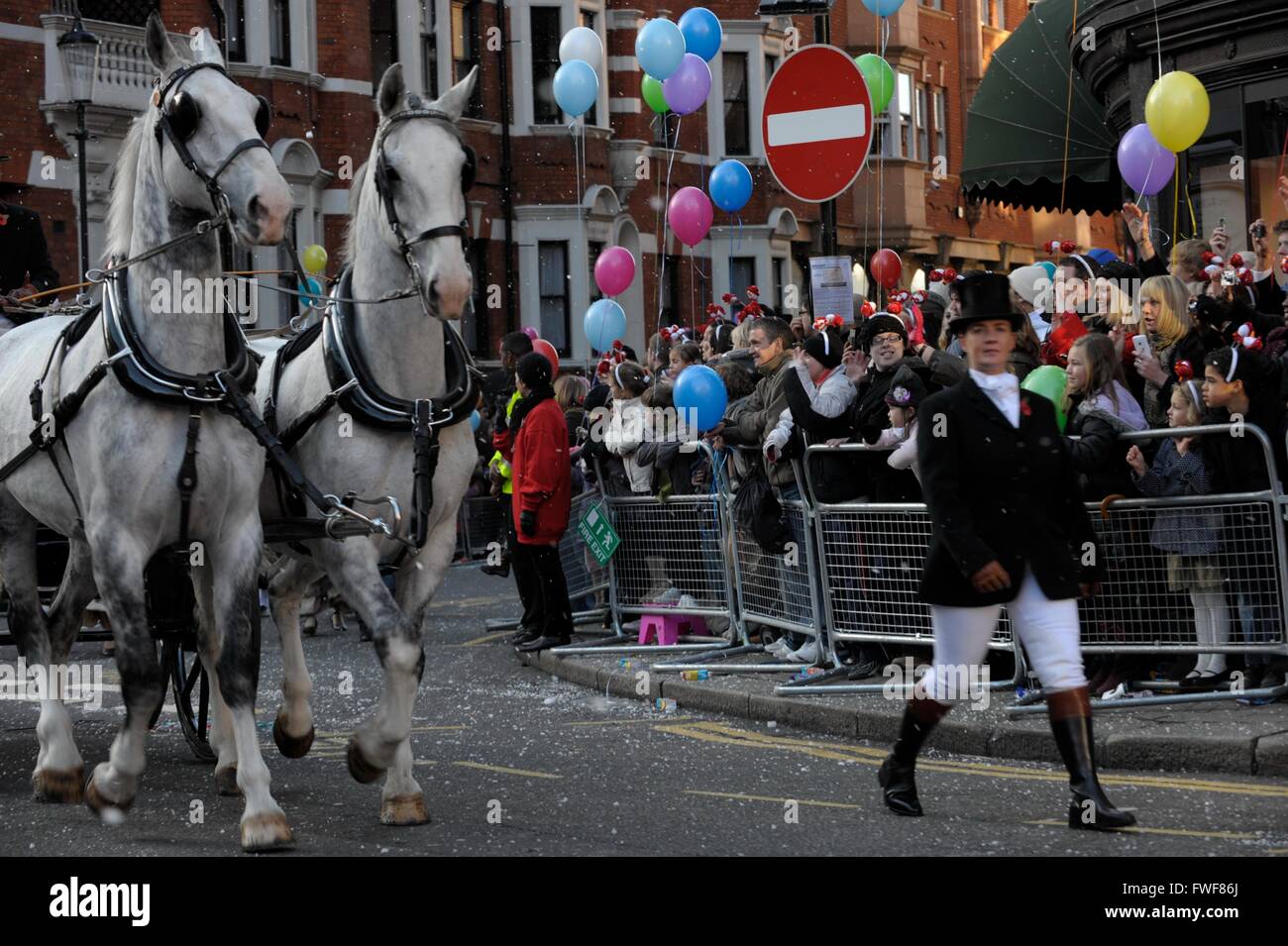 Harrods Parade at Christmas Stock Photo Alamy