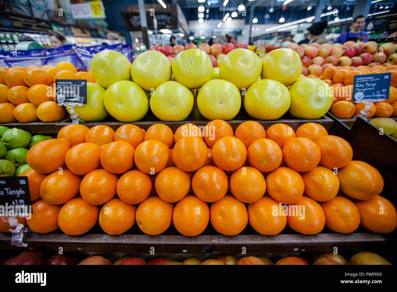 Oranges fruit ingredient hires stock photography and images Alamy