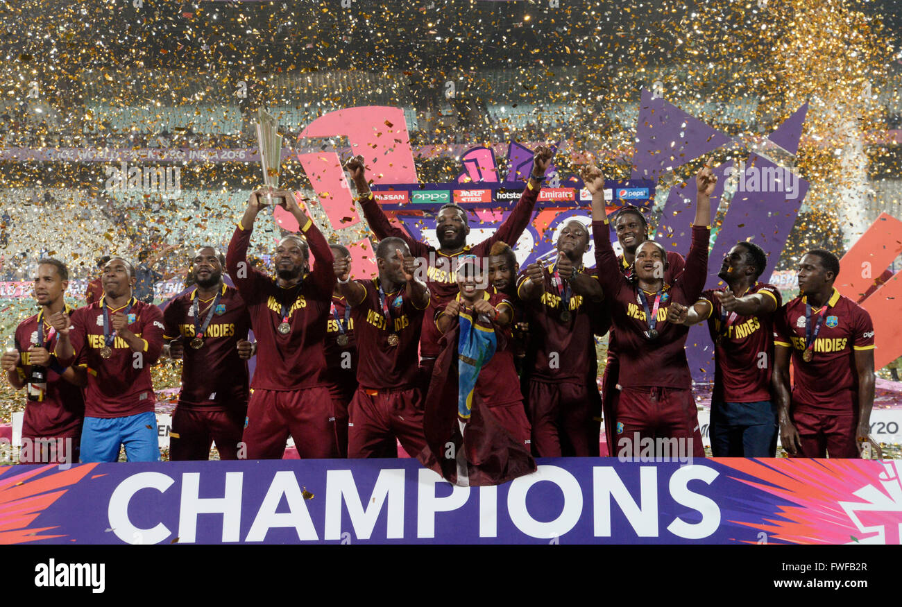West indies team celebrate their World T20 win, women team member also join this celebration during ICC World T20 final match. West Indies beat England by four wickets in ICC T20 final at Eden Gardens, Kolkata. England batted first and scored 155 for 9 wickets by the help of Roots half century. Chasing the target West Indies win the game two delivers to left and four wickets in hand. Samuel score magnificent 85 and Brathwaite scored not out 34. Samuel grabs the player of the match award and India's Virat Kohli get player of player of the tournaments. (Photo by Saikat Paul/Pacific Press) Stock Photo