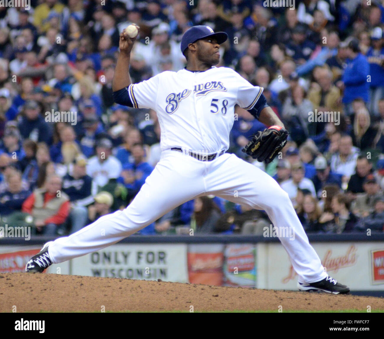 Milwaukee, WI, USA. 04th Apr, 2016. Milwaukee Brewers relief pitcher ...