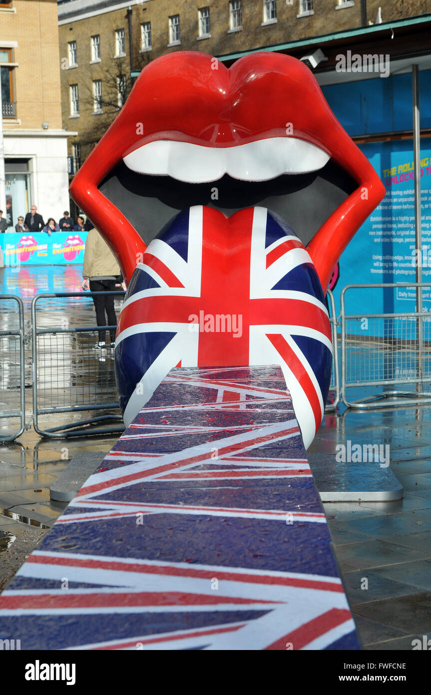 Advertising props hi-res stock photography and images - Alamy