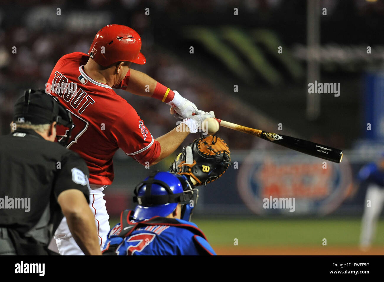File:Los Angeles Angels center fielder Mike Trout (27) (5971901786