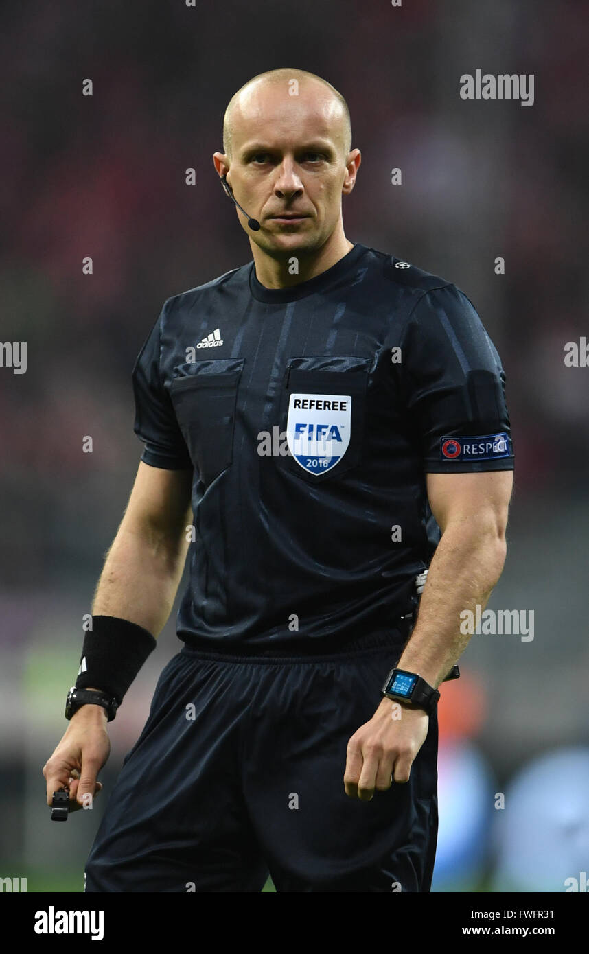 Referee Szymon Marciniak during the Champions League quarter finals