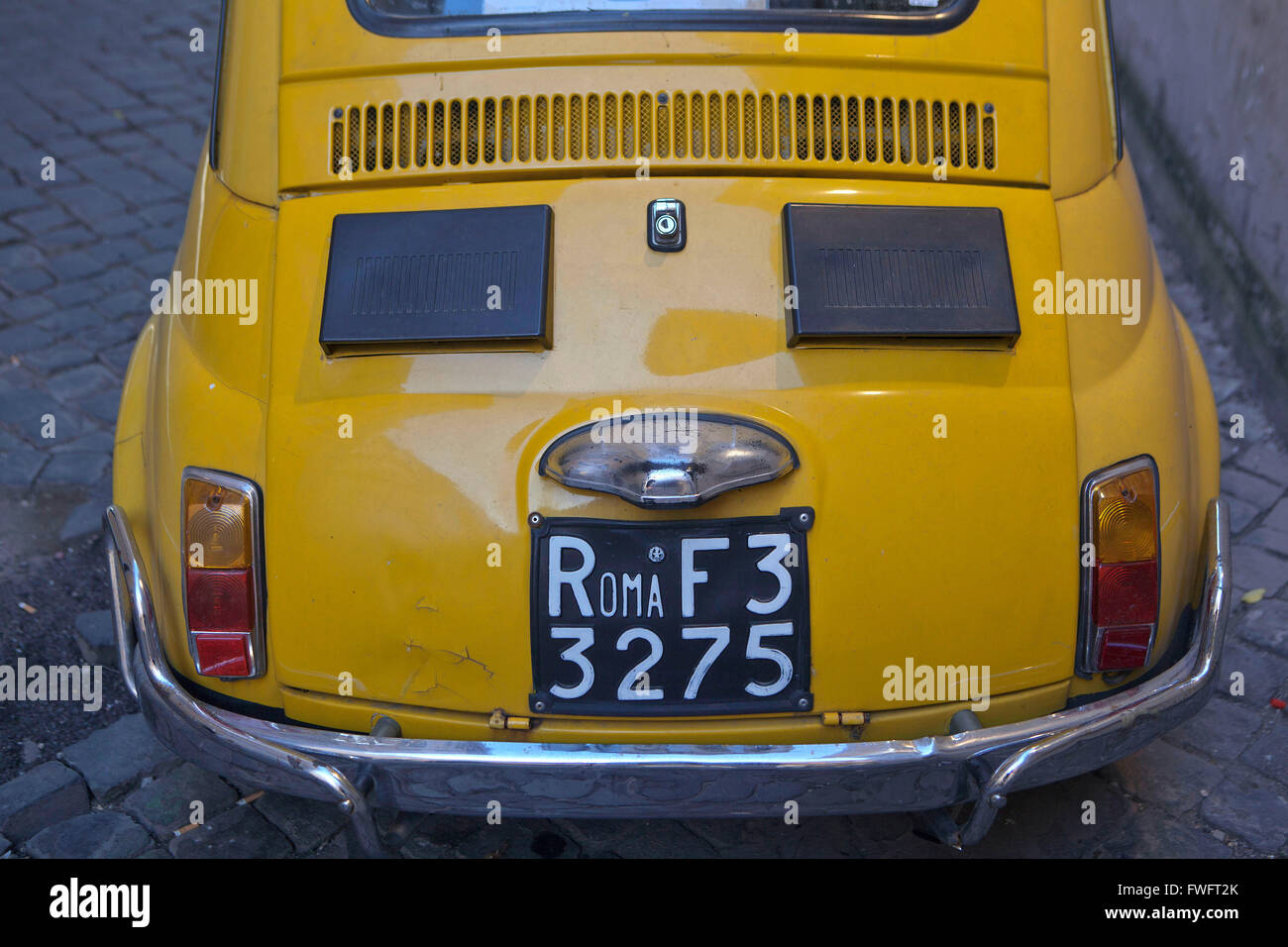 ROME,ITALY Fiat 500 with Roma plate Stock Photo Alamy