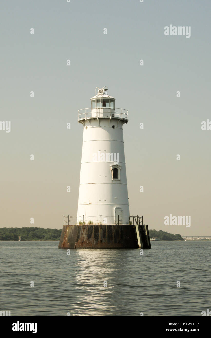 Great Beds Lighthouse on the Raritan Bay in South Amboy, NJ Stock Photo Alamy