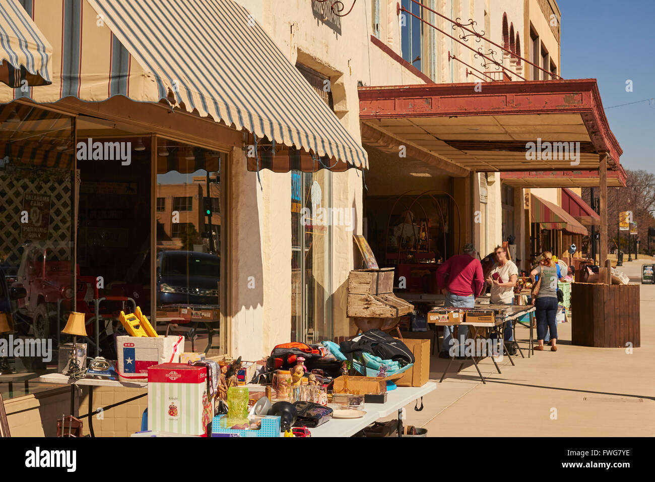Sidewalk furniture sale and flea market, Ponca City, Oklahoma, USA Stock Photo