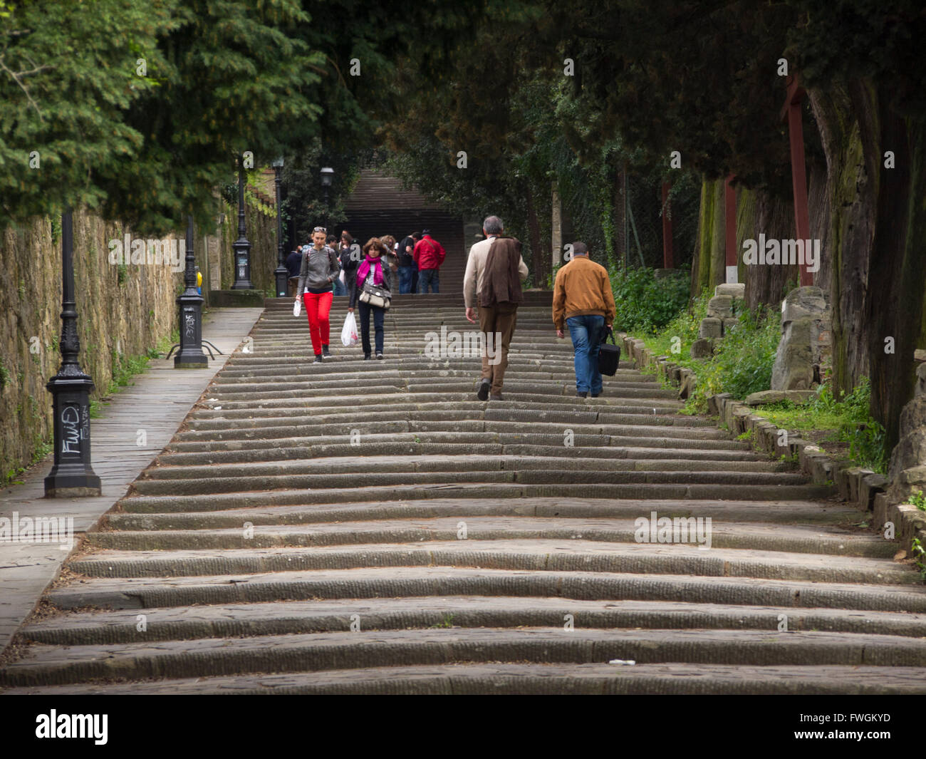 People on the steps hi-res stock photography and images - Alamy