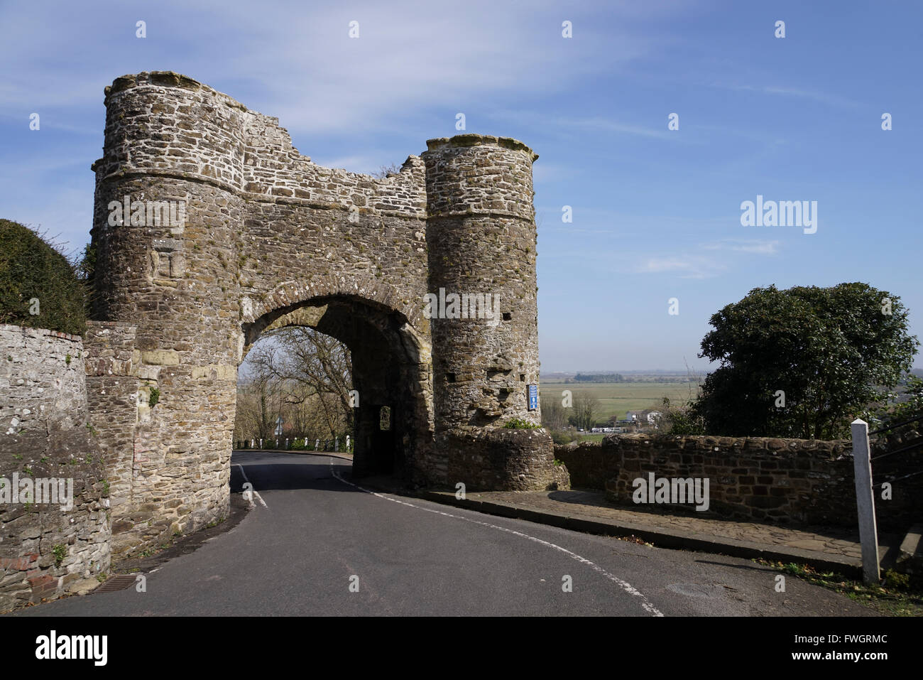 The Strand Medieval Gate, Winchelsea, East Sussex, England 1 Stock Photo Alamy