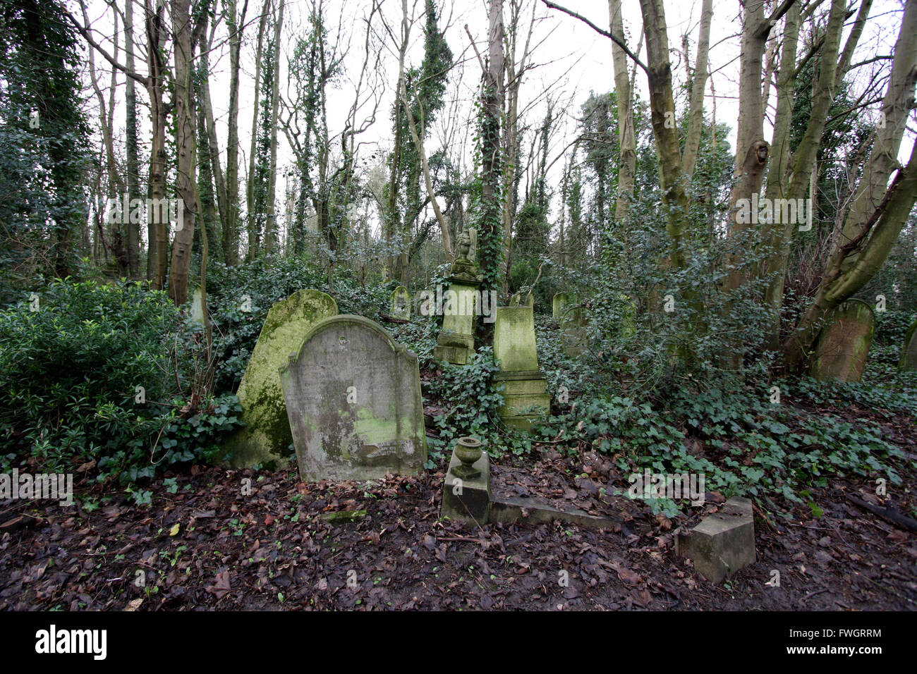 Gravestones at Nunhead Cemetery, London Stock Photo
