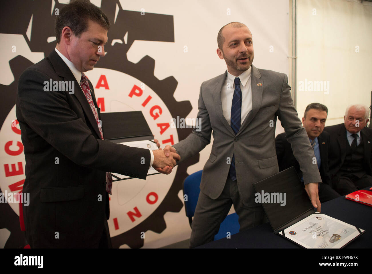 Turin, Italy. 5th April, 2016.  Cliff Stone and Luca Pigato during in the signing agreement for the supply of engine parts for fighter F135 eF35 aviation between the Mepit and Pratt & Whitney USA Pratt & Whitney on April 5,2016 in Turin Credit:  Stefano Guidi/Alamy Live News Stock Photo