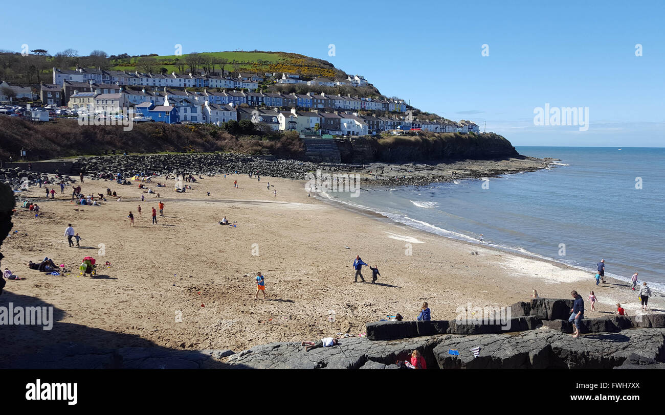 New Quay, West Wales UK 5th April 2016 Weather Holiday makers enjoy