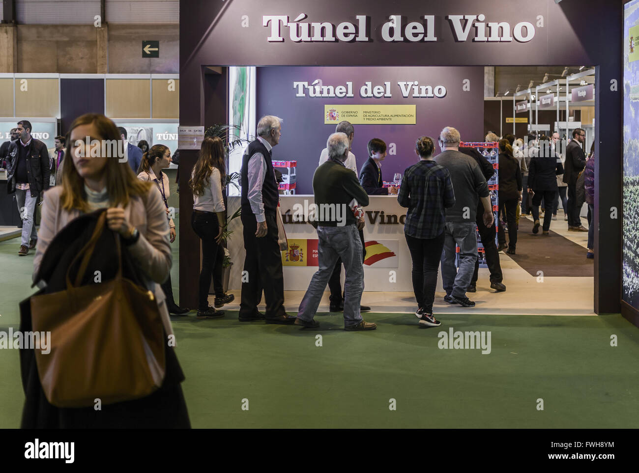 Madrid, Spain, 5 th April 2016. Ifema.  A Spanish wine tasting in the Gourmet food fair. Enrique Davó/Alamy Live News. Stock Photo