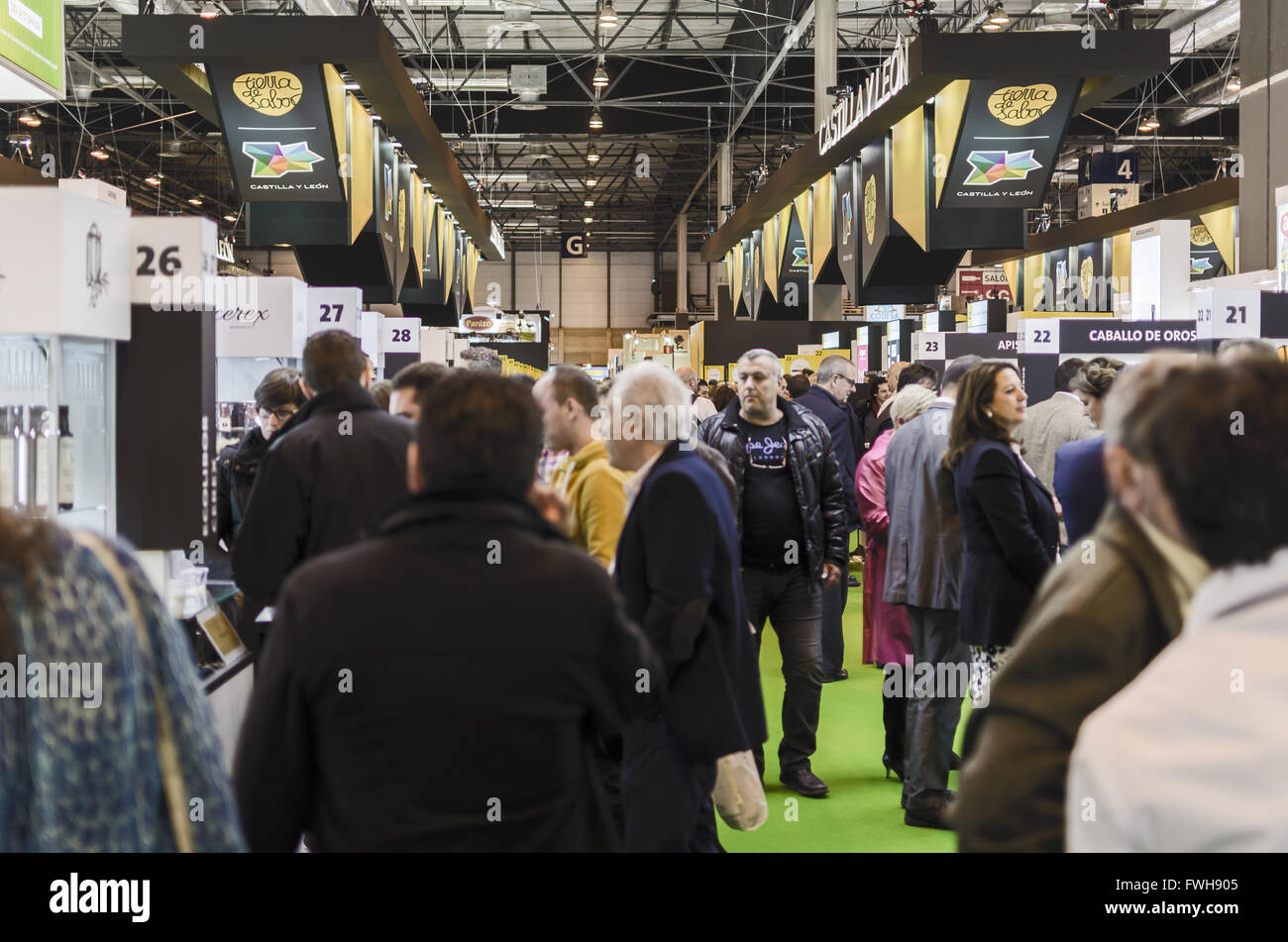 Madrid, Spain, 5 th April 2016. Ifema. People walking through the stands in the Gourmet food fair. Enrique Davó/Alamy Live news. Stock Photo