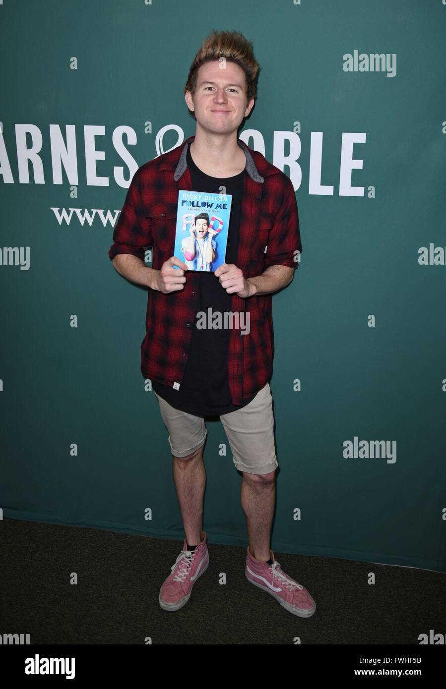 New York, NY, USA. 12th June, 2016. Ricky Dillon at in-store appearance for Ricky  Dillon Book Signing for 'Follow Me: A Memoir in Challenges', Barnes and  Noble Book Store, New York, NY