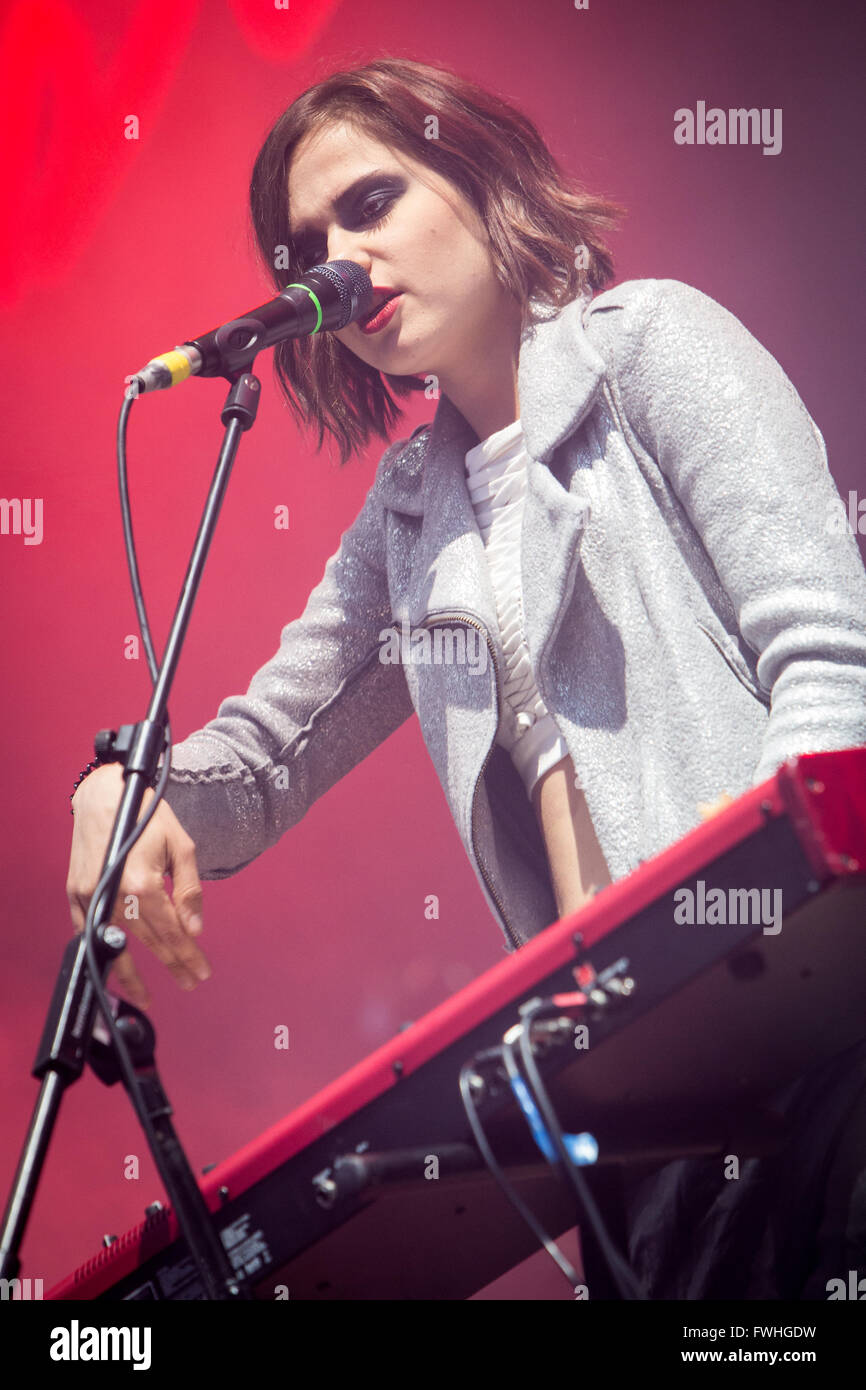 Exploring All Around Australia - Off-Campus Study, image size:866x1390