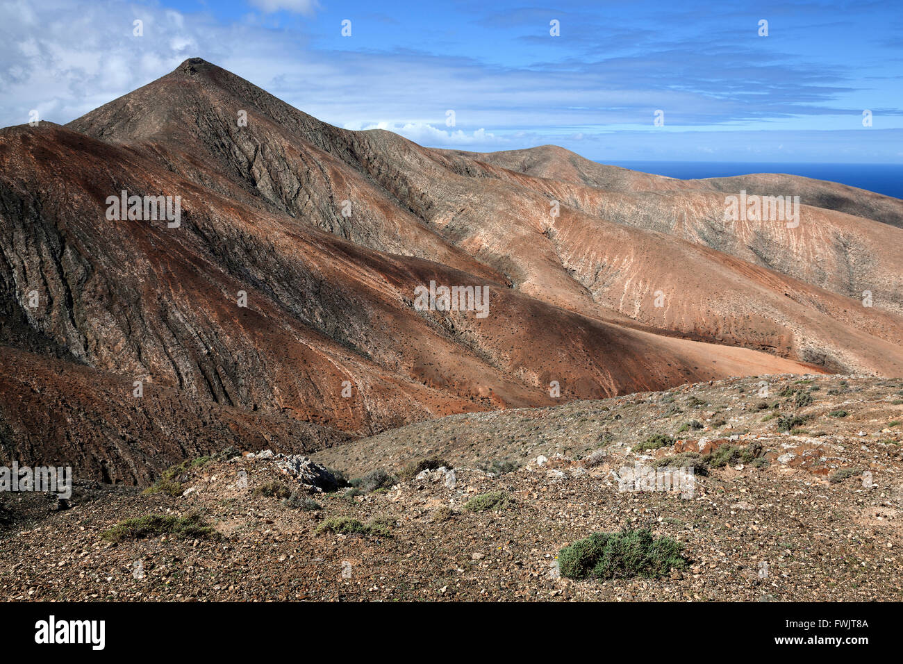 View from the top of the Degollada del Viento pass on the Morro Colorado, Fuerteventura, Canary Islands, Spain Stock Photo