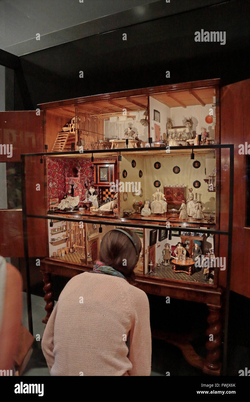Rijksmuseum dollhouse sale