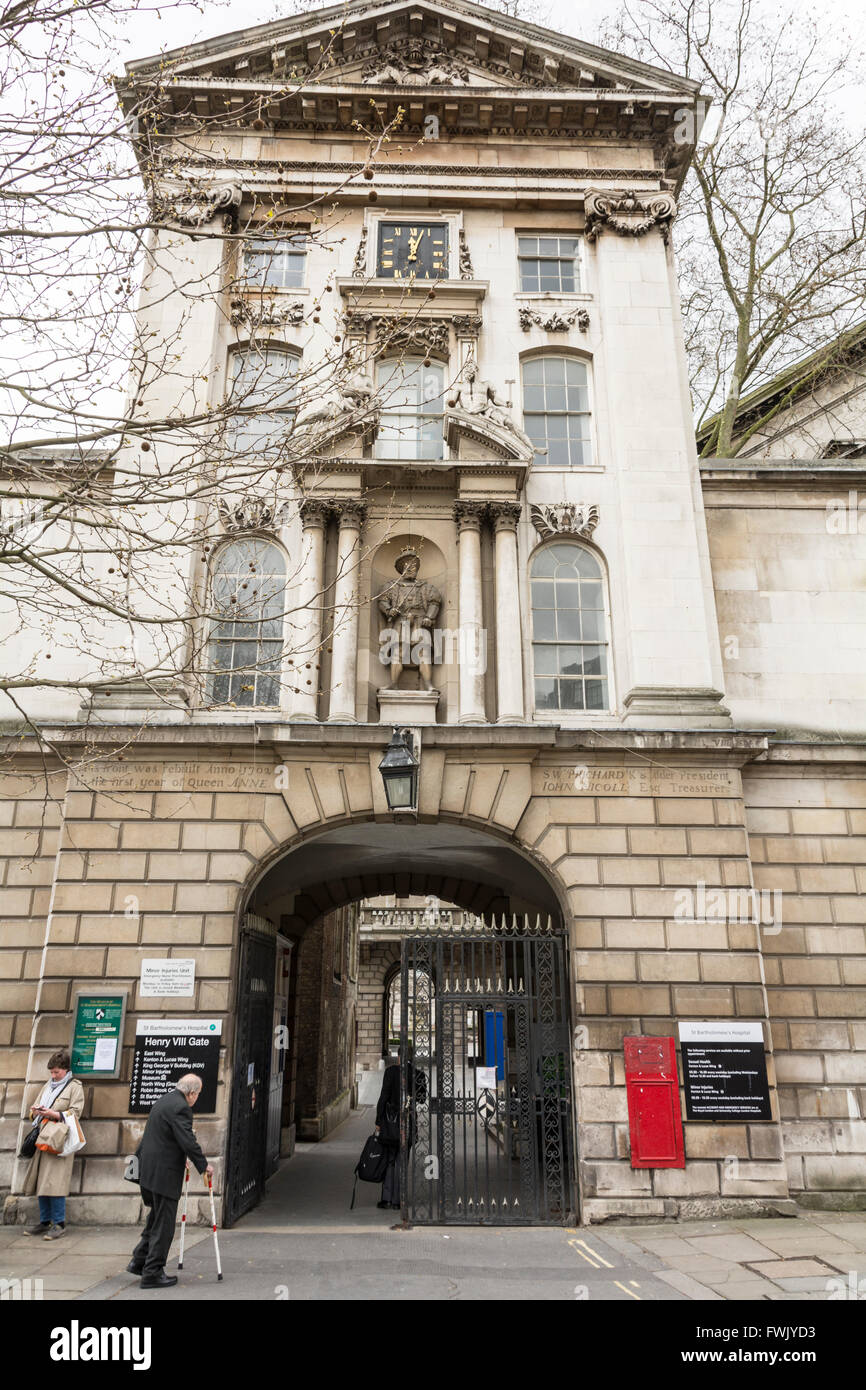King Henry V111's gate at St. Bartholomew's Hospital in West Smithfield, central London, UK Stock Photo