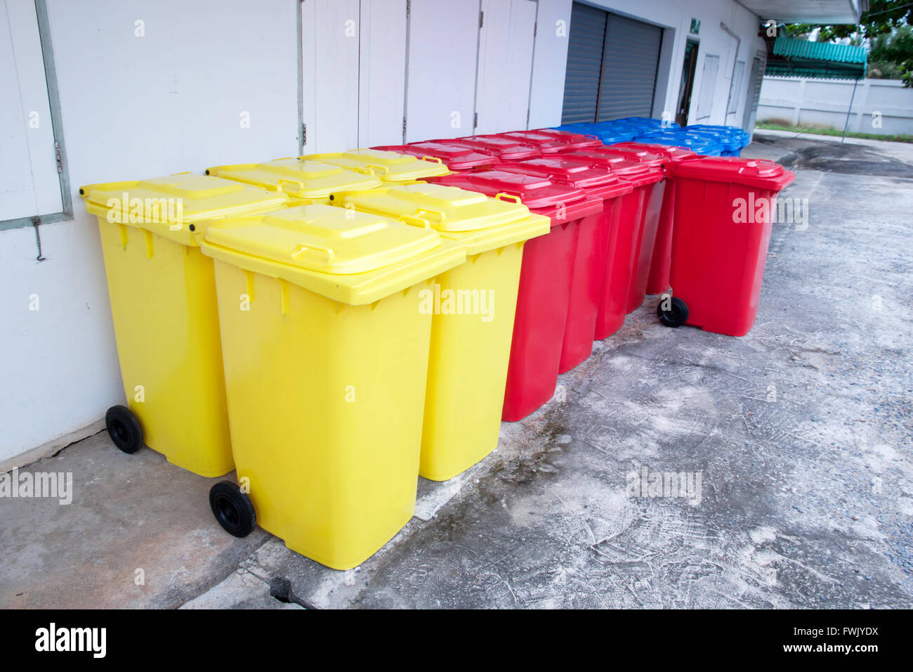 Cargo bins hires stock photography and images Alamy